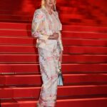 Juliette Tresanini Instagram – Les «rumours» disent que j’ai effectivement monté les marches de Cannes hier soir pour le film du même nom #rumours de  @guy.maddin , Evan et Galen Johnson ! 
3 réalisateurs pour un film singulier avec les excellents @denismenochet1 et @cate_blanchettofficial 
Toujours habillée par @maisonrochel (maison de haute couture Française ) 
📸: @matthieumunoz