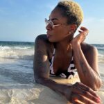 Jully Black Instagram - This ain’t Texas… it’s Jamaica! Wishing I was back there… it’s cold and rainy here in Toronto today 😭 Missing that sunshine life! ☀️ 📍Maiden Cay Island, 🇯🇲 #SecludedIsland #YachtParty #Jamaica #ThisAintTexas #Sunshine #JullyBlack #VisitJamaica @visitjamaica @carnivalinjamaica
