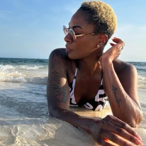 Jully Black Instagram - This ain’t Texas… it’s Jamaica!
Wishing I was back there… it’s cold and rainy here in Toronto today 😭 Missing that sunshine life! ☀️

📍Maiden Cay Island, 🇯🇲 

#SecludedIsland #YachtParty #Jamaica #ThisAintTexas #Sunshine #JullyBlack #VisitJamaica 

@visitjamaica @carnivalinjamaica