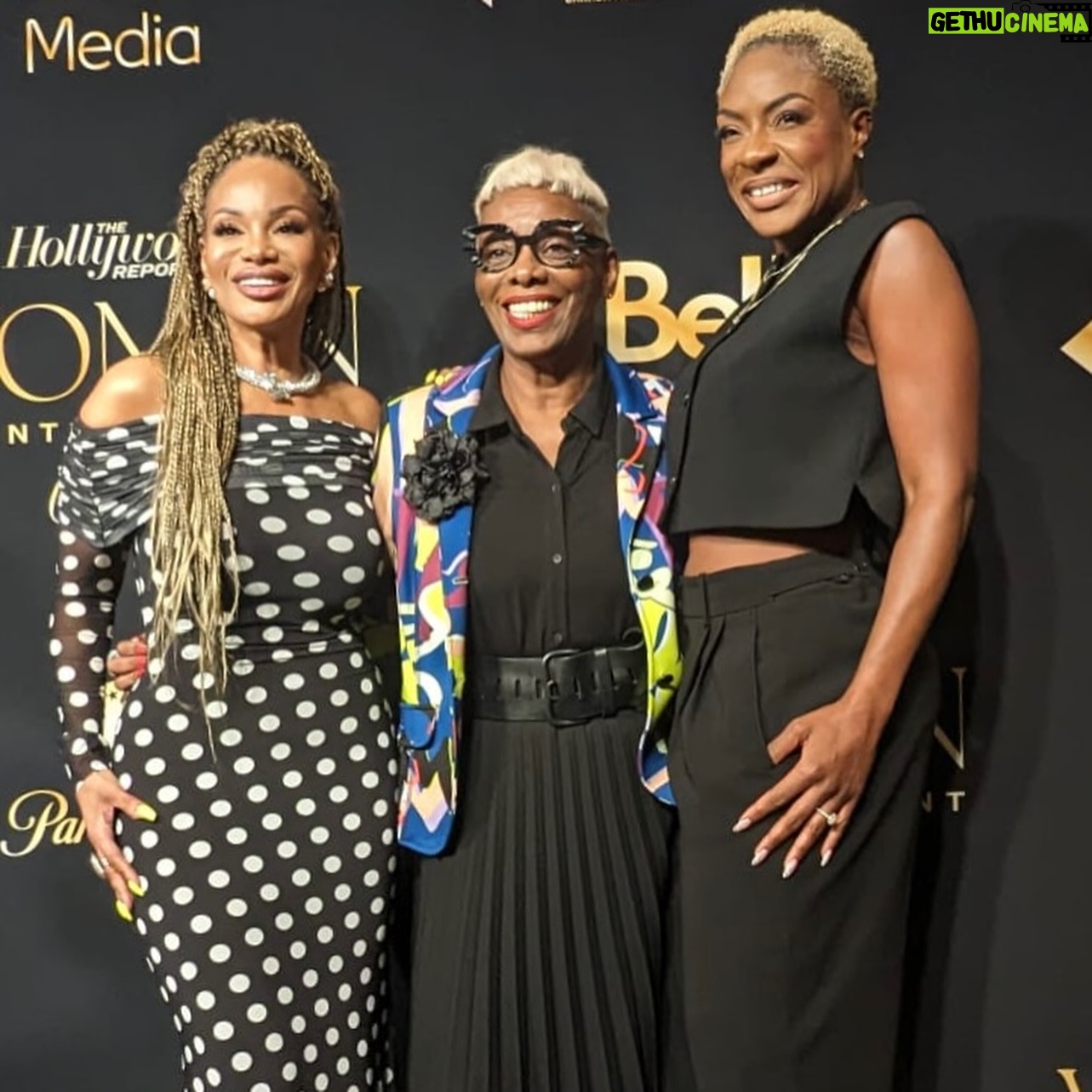 Jully Black Instagram - I was there, surrounded by powerful, inspirational women at The Hollywood Reporter’s inaugural Women in Entertainment Canada event. This first-of-its-kind summit brought together the Canadian industry across television, film, and music to celebrate and recognize the achievements of women driving the industry forward. Truly an unforgettable experience! 💄 @debraguthriestudio 👗 @chant3lllllllll3 for @sharonangelastyles ring #WomenInEntertainment #Empowerment #Canadian #JullyBlack #HollywoodReporter @hollywoodreporter @eonefilms @blink49studios @etalkctv @women_in_entertainment @dgctalent @ontariocreates @paramountplusca
