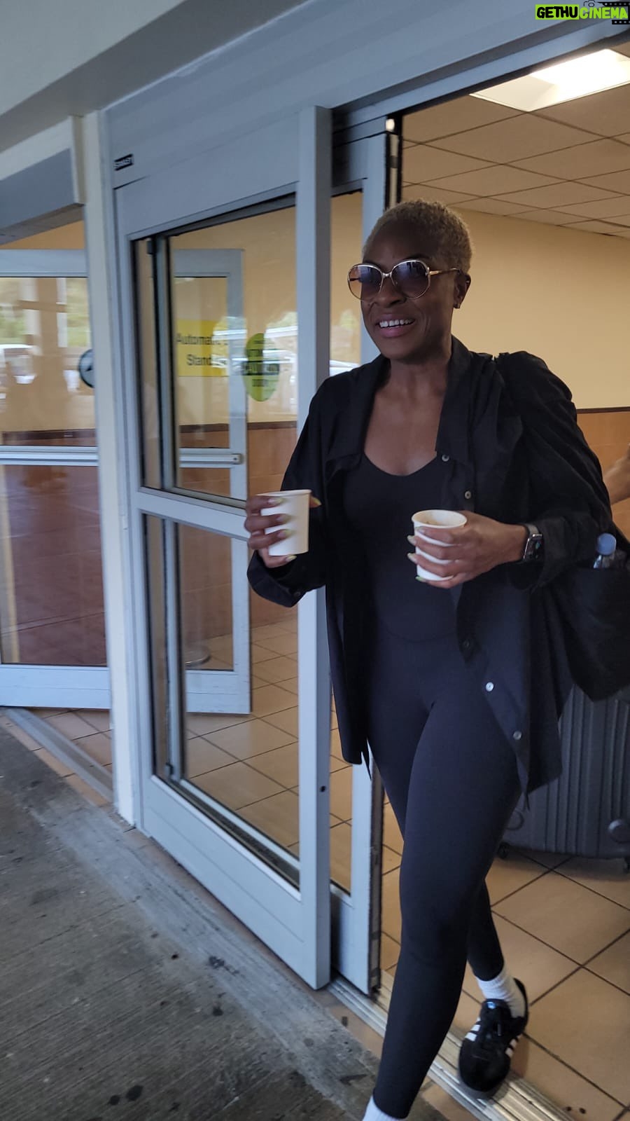 Jully Black - 1.4K Likes - Behind the scenes from Toronto 🇨🇦 to Jamaica 🇯🇲 🛫
We hope you’re ready for an unforgettable week Jamaica!!
Thank you again to @redtag.ca and @visitjamaica for making the work-play balance perfect. Can’t wait to share the journey – stay tuned! 💼🔥
#JullyBlack #BeThatGirl #WorkTrip #JamaicanAdventure #StageReady