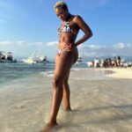 Jully Black Instagram - This ain’t Texas… it’s Jamaica! Wishing I was back there… it’s cold and rainy here in Toronto today 😭 Missing that sunshine life! ☀️ 📍Maiden Cay Island, 🇯🇲 #SecludedIsland #YachtParty #Jamaica #ThisAintTexas #Sunshine #JullyBlack #VisitJamaica @visitjamaica @carnivalinjamaica