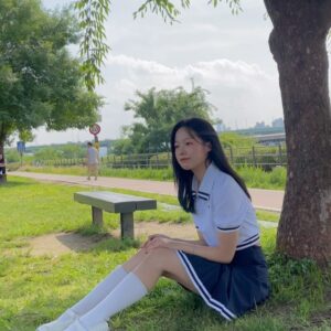 Jung Bo-min Instagram - 여름 안녕?🐛…🍃
