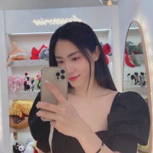 Jung Woo-yeon Instagram - #💛