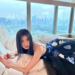 Jung Eun-chae Instagram - get ready for tonight!🦋💙@cledepeaubeaute