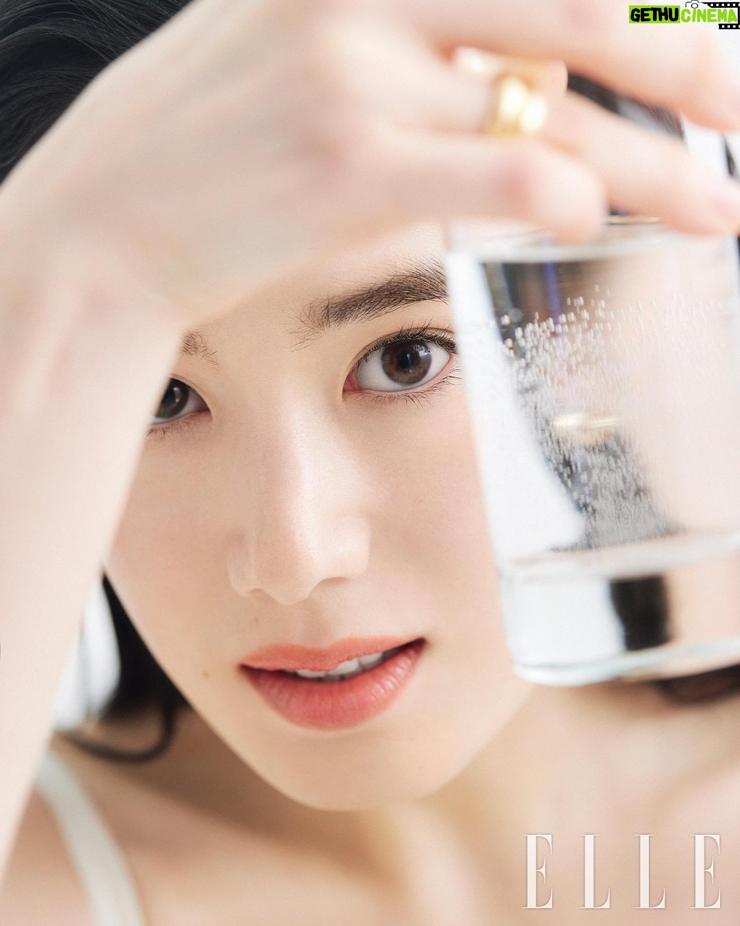Jung Eun-chae Instagram - @ellekorea @cledepeaubeaute