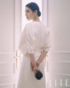 Jung Eun-chae Instagram - @cledepeaubeaute x @ellekorea ⠀⠀⠀⠀⠀⠀⠀⠀⠀⠀⠀⠀⠀⠀⠀⠀ 🌸🌹🌸🌹🌸🌹🌸🌹🌸🌹⠀⠀⠀⠀⠀⠀⠀⠀⠀⠀⠀⠀⠀⠀⠀⠀⠀ @mokjungwook @younji1984 @wonderbird80 @shonhyejin @leeyoung220 @bxoxozi @bo.yoon_