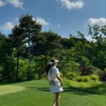 Jung Hye-sung Instagram - @malbongolf.kr 말본 신상옷입고 좋은사람들과 즐거운 라운딩 🩵 옷과 골프를 좋아하는 나에게 최고의 선물 🎁 라베도 하고 보기14개 상도 받고 ❣️ 여자보다 예쁜(?) 남자들 셋이랑🥊 @youngmi_0909 영미언니감사합니다