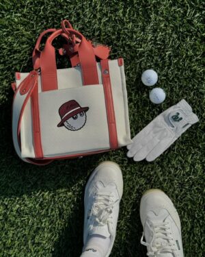 Jung Hye-sung Instagram - @malbongolf.kr 
말본 신상옷입고 좋은사람들과 즐거운 라운딩 🩵
옷과 골프를 좋아하는 나에게 최고의 선물 🎁
라베도 하고 보기14개 상도 받고 ❣️
여자보다 예쁜(?) 남자들 셋이랑🥊
@youngmi_0909  영미언니감사합니다