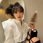 Jung Hye-sung Instagram - 크리스마스가 다가와요 다들 넘어지지않게(?) 조심😉🎶