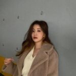 Jung In-sun Instagram - 오늘도 웃참실패🙃