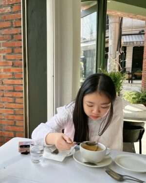 Jung Si-a Instagram - 봄🌼

#서우공주_