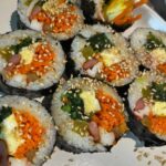 Jung Si-a Instagram - Junu's favorite 테이블꼬레 사장님의 김밥먹고~ 오랜만에 동네에서 휴일다운 휴일을 보내며🌿 무릎아파서 어기적어기적 걷는 모습보니 마음이 짠...😭 #쭈누_