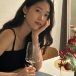 Jung Yi-seo Instagram - 2024년에는 모두가 더 건강하고 무탈하길 바랍니다