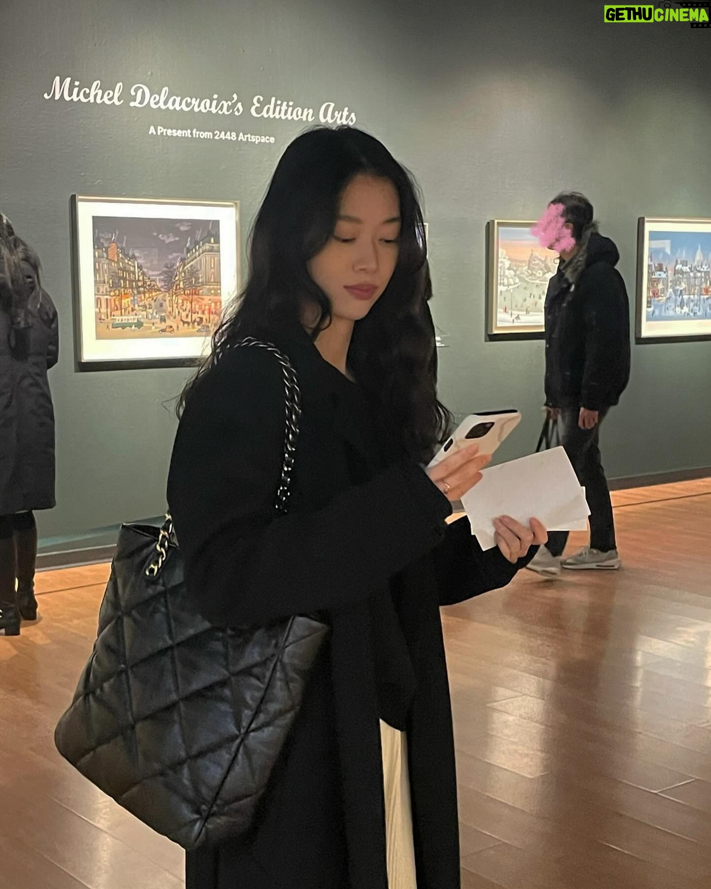Jung Yi-seo Instagram - 미셸 들라크루아, 파리의 벨 에포크 ☃️