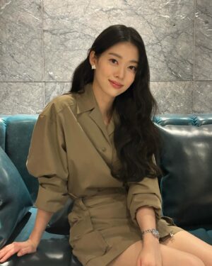 Jung Yi-seo Instagram - 🤎🍂