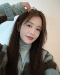 Jung Yoo-jin Instagram - 모두 감기 조심하시고😷 건강 잘 챙기시는 한 해가 되길 바라요! 아프지 마세요🫶