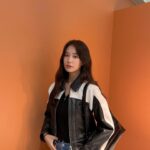 Jung Yoo-jin Instagram - 좋은 주말 보내세요🧡