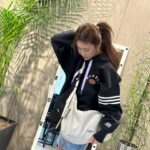 Jung Yoo-jin Instagram – Yeah! Happy Friday 🖤 @alavague.official @adidas @originals_kr
