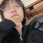 Jung Yoo-min Instagram - 🧏🏻‍♀️🧏🏻‍♀️🧏🏻‍♀️🧏🏻‍♀️📱💫