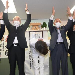 Junko Mihara Instagram - 神奈川県の皆様、ありがとうございました🙇‍♂️

これから3期目、必ず結果で恩返しをさせていただきます❗️