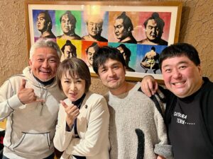 Junko Mihara Instagram - この4人の共通点は､､さて、何でしょう？笑

#幼なじみ #劇団 #共演者 #古巣 #ずっと一緒 #かず #こういち #くら