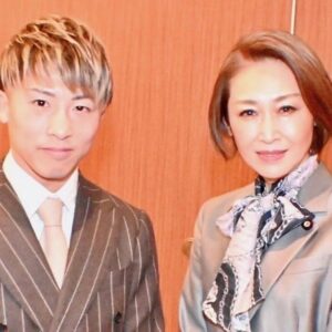 Junko Mihara Instagram - さすがの私も圧倒された❗️😅

格好良すぎ❣️

昨日発表された、12月13日、有明アリーナでの日本人初の4団体王座統一戦も全力で応援します📣

#緊張 #圧倒 #格好良すぎる #4団体統一王者へ #井上尚弥 #大橋ジム #三原じゅん子
