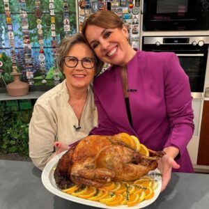 Justa Nobre Instagram - Quem viu ontem o @anossatarde.rtp? Tive o prazer de estar ao lado das maravilhosas @taniaribas e @silviaalberto.oficial e partilhei com todos uma receita especial de Peru Recheado, perfeita para este Natal, e uns deliciosos Brigadeiros de Coco e Cenoura. Foi uma tarde muito bem passada! 😍
⠀⠀⠀⠀⠀⠀⠀⠀⠀⠀
#chefJustaNobre #JustaNobre #chef #cheflife #foodlovers #foodie #foodadventures #conceptfood #lisbon #lisbonchef #dicadajusta