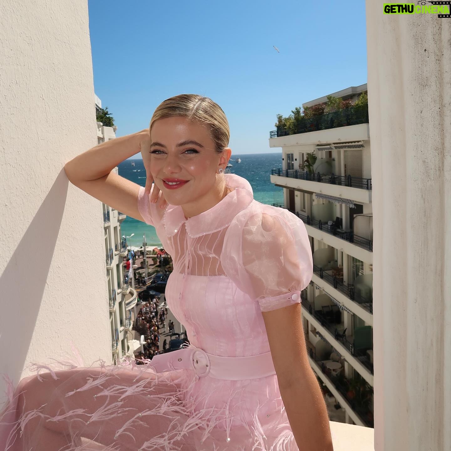 Justina Bustos Instagram - Fin de un viaje alucinante y una experiencia única de la mano de @campariarg en la 77ª edición del Festival de Cannes. #CampariCinema #WeAreCinema #Cannes2024 #EnjoyResponsibly Beber con moderación, prohibida su venta a menores de 18 años