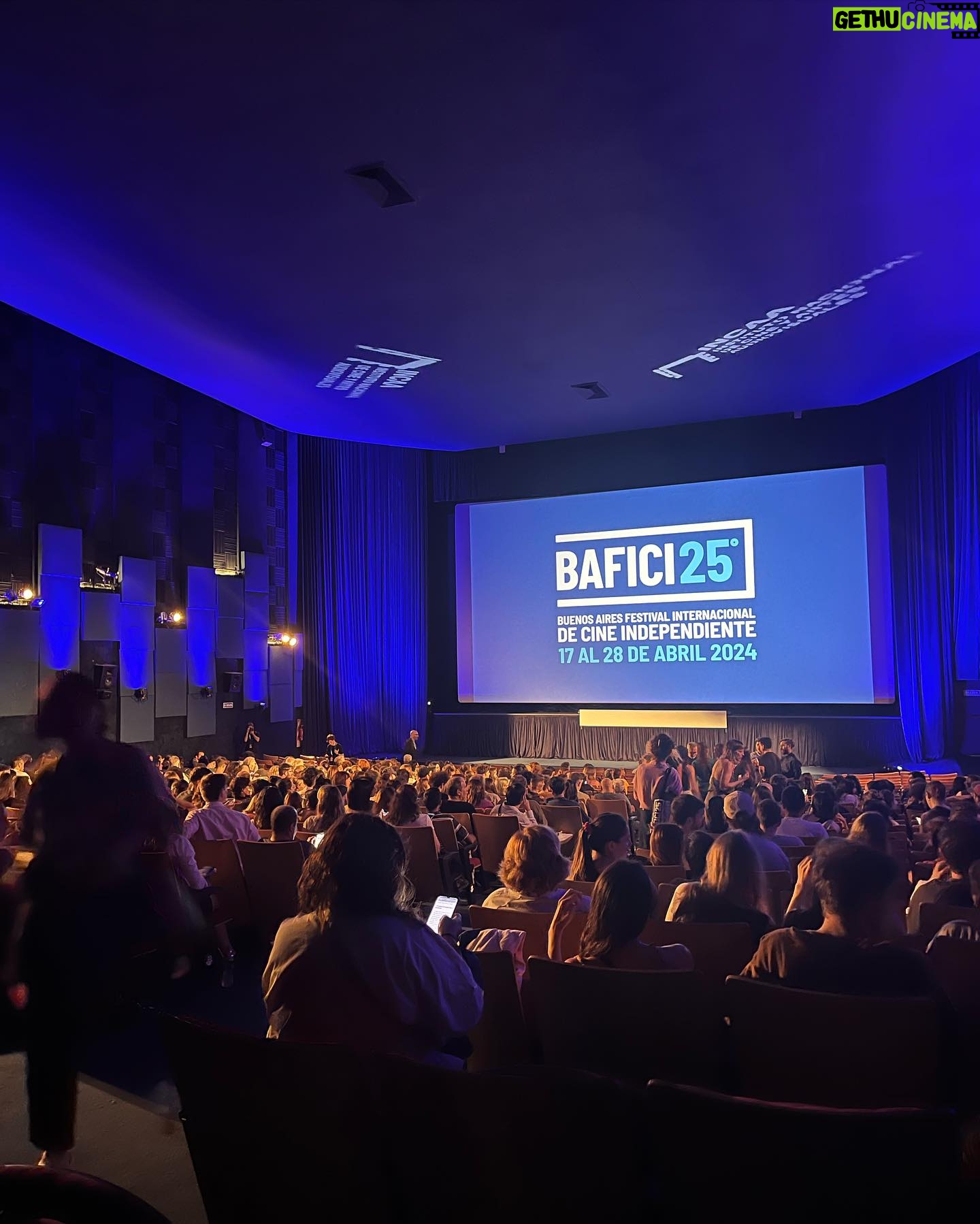 Justina Bustos Instagram - Gracias @chanelofficial por acompañarme en el estreno de #SolaEnElParaiso en el festival @bafici_25 . Gracias por confiar y apostar en mi primera película como directora/productora. @nataliafabregaa @mlclos @marcegarciaprivate 🫶🏻 PH @karencasass Zapatos @vestidor.ideal