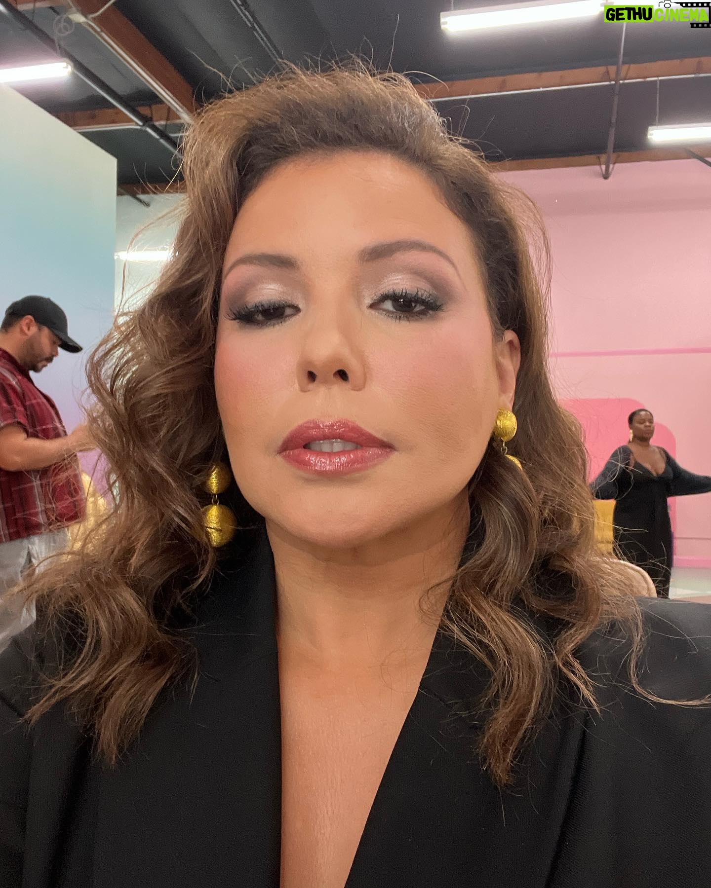 Justina Machado - 8.2K Likes - Feeling myself at a photo shoot today 😜😜😜 Happy Tuesday mi Gente!!!