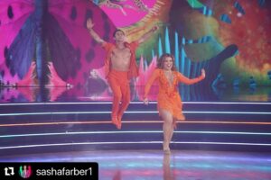Justina Machado Instagram - #Repost @sashafarber1 with @make_repost
・・・
It was such a hard week and @sashafarber1 helped me through it and encouraged me so much. Thank you Sasha. Vote for #teamlocomotion !!! you can  text Justina to 21523 up to 10 times ❤️❤️