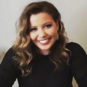 Justina Machado Instagram - Oh hello there friends😍😍Friendly  reminder to #VOTE if you haven’t already!!!! Pa’lante mi Gente ❤️❤️ and Happy Thursday . #vote #vote