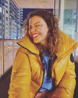 Justina Machado Instagram - Happy Thursday mi Gente ❤️❤️❤️ #fullyvacinnated .