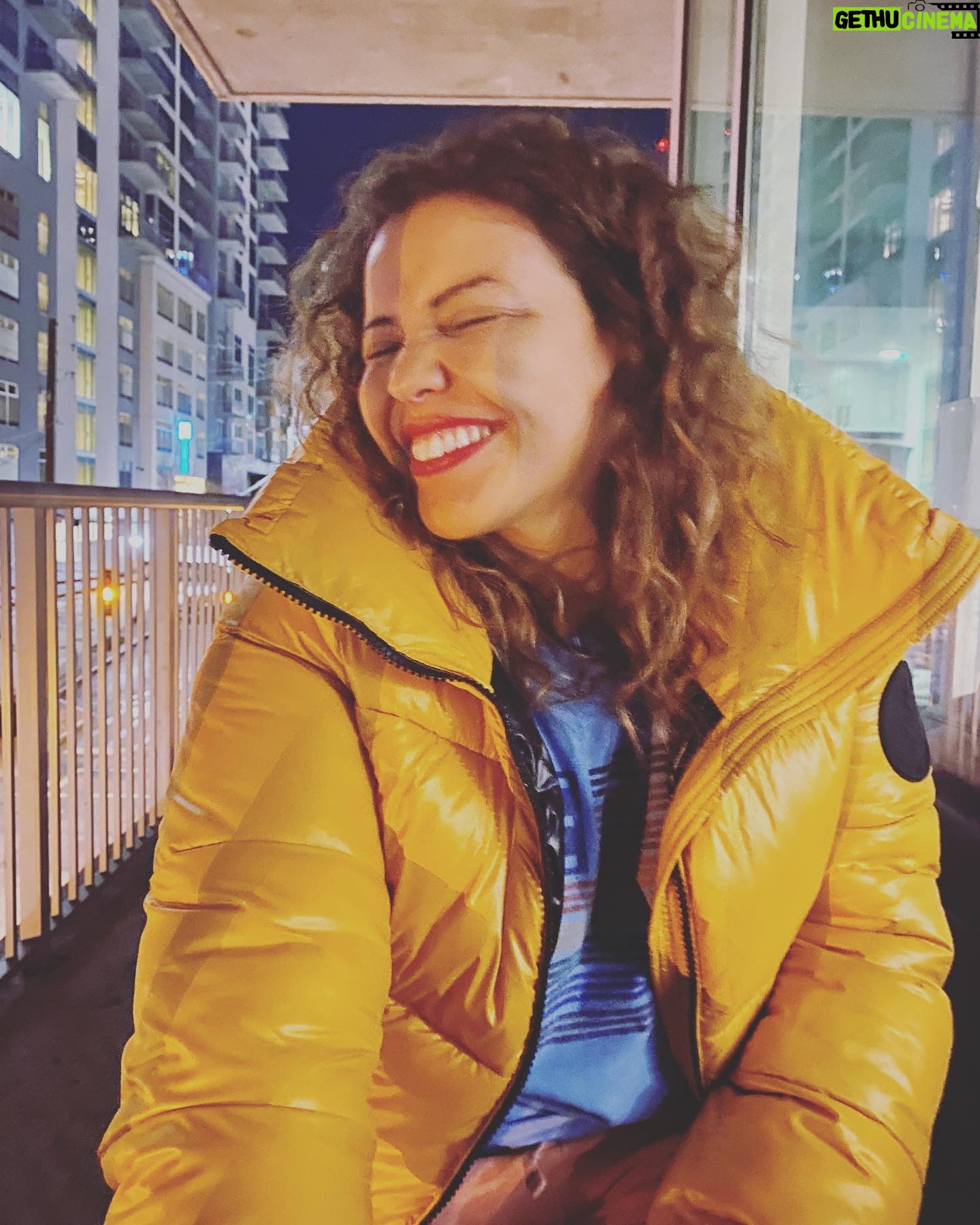 Justina Machado - 20.7K Likes - Happy Thursday mi Gente ❤️❤️❤️ #fullyvacinnated .