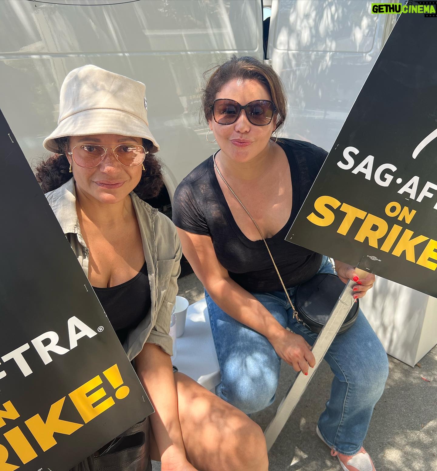 Justina Machado - 11.7K Likes - We had a little Odaat reunion today at Sony!! Saw other fellow artists out there too!! It’s hot out there!! Stay hydrated !! @sagaftra 💪🏽💪🏽 fighting for what we deserve!! Happy Tuesday mi Gente ♥️♥️