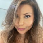 Justina Machado Instagram - Feeling the straight hair today😜😜 Happy Tuesday mi Gente!!!