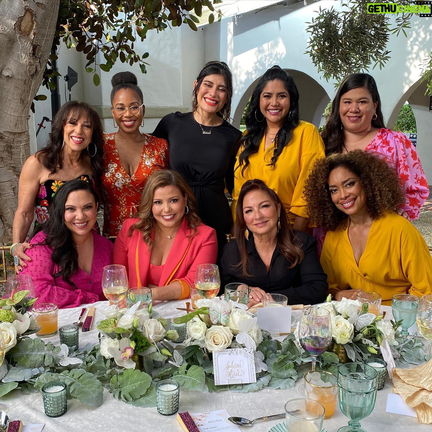 Justina Machado - 9.6K Likes - Happy Sunday mi Gente♥️♥️ #TheCultureisLatina #msnbc