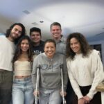 Justina Machado Instagram - With a broken ankle I traveled to Houston. I couldn’t have done it without the help of my angel brother @kenn_roman . I couldn’t miss spending Thanksgiving with these beautiful souls. I love you Romero’s!!! Familia para siempre . Happy Friday mi Gente ♥️♥️♥️