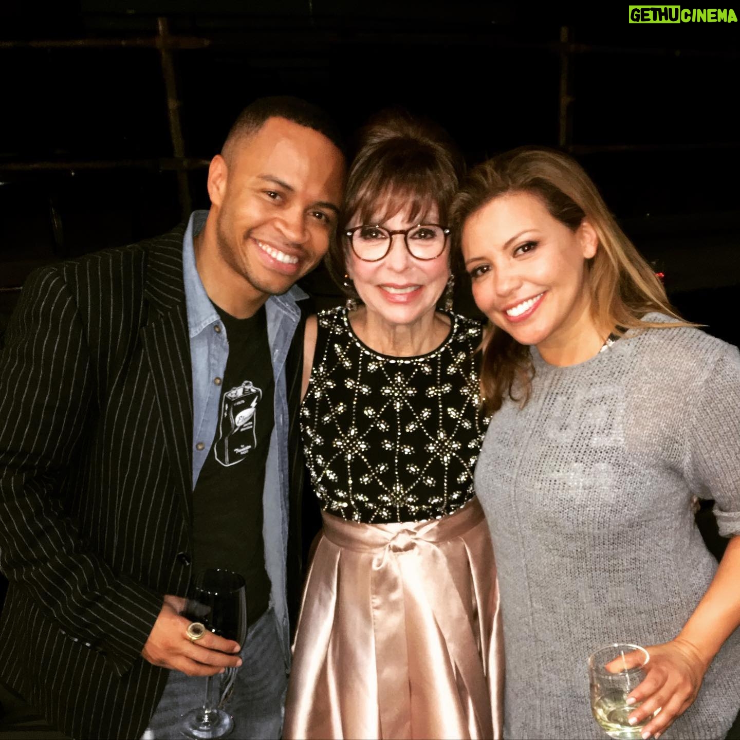 Justina Machado - 19.7K Likes - 2015 #friends #celebration #HappyHolidays Happy Wednesday mi Gente ❤️❤️