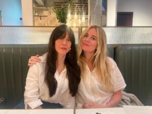 Justine Lupe Instagram - 🇬🇧 with ♥️