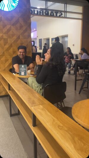 Jyothi Krishna Instagram - ചെറിയൊരു കോമഡി പറഞ്ഞു അയിനാണ് . മിഷ്ടർ കണ്ണൻ നായർ @rahulr36