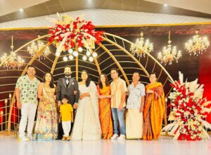 Jyothi Krishna Instagram - Wishing you a very happy married life dears ❤️ 

@bhagya_suresh @sureshgopi 

#wedding #sureshgopi #sureshettan #bhagya #sreyas #keralawedding #celebrity #celebritywedding #jyothikrishna