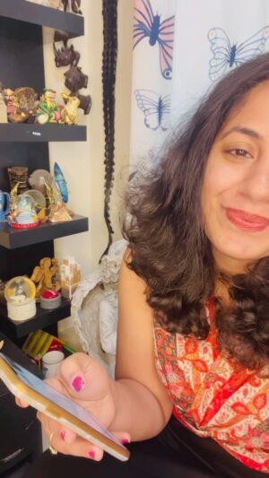 Jyothi Krishna Instagram - I know it’s not perfect because I’m not a professional singer ☺️. I don’t know classical music please excuse me 🙏🏻