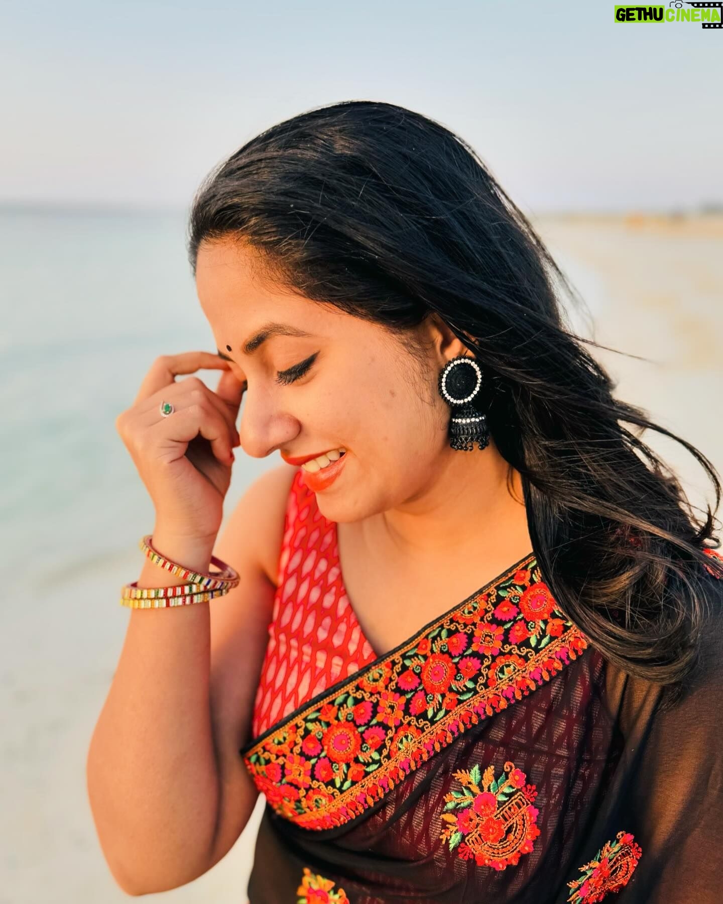 Jyothi Krishna - 1.9K Likes - The success of every woman should be the inspiration to another. We should raise each other up 🤗
Happy women’s day 💐
#internationalwomensday #happywomensday #proud #proudwoman #happywomen #jyothikrishna #actress
