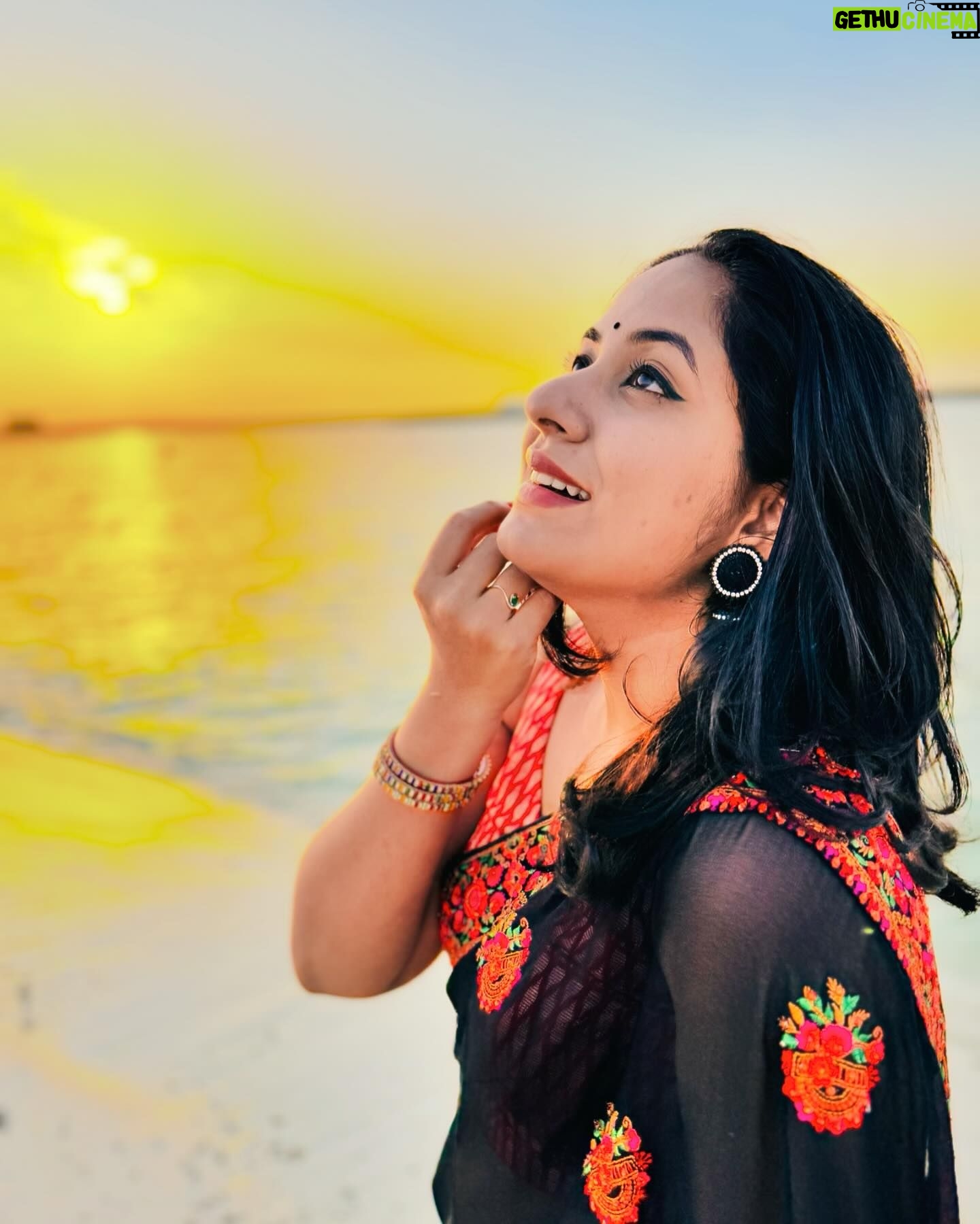 Jyothi Krishna - 1.9K Likes - The success of every woman should be the inspiration to another. We should raise each other up 🤗
Happy women’s day 💐
#internationalwomensday #happywomensday #proud #proudwoman #happywomen #jyothikrishna #actress