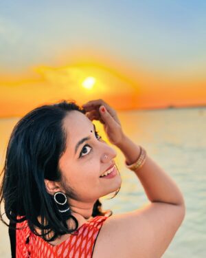 Jyothi Krishna Instagram - The success of every woman should be the inspiration to another. We should raise each other up 🤗

Happy women’s day 💐

#internationalwomensday #happywomensday #proud #proudwoman #happywomen #jyothikrishna #actress