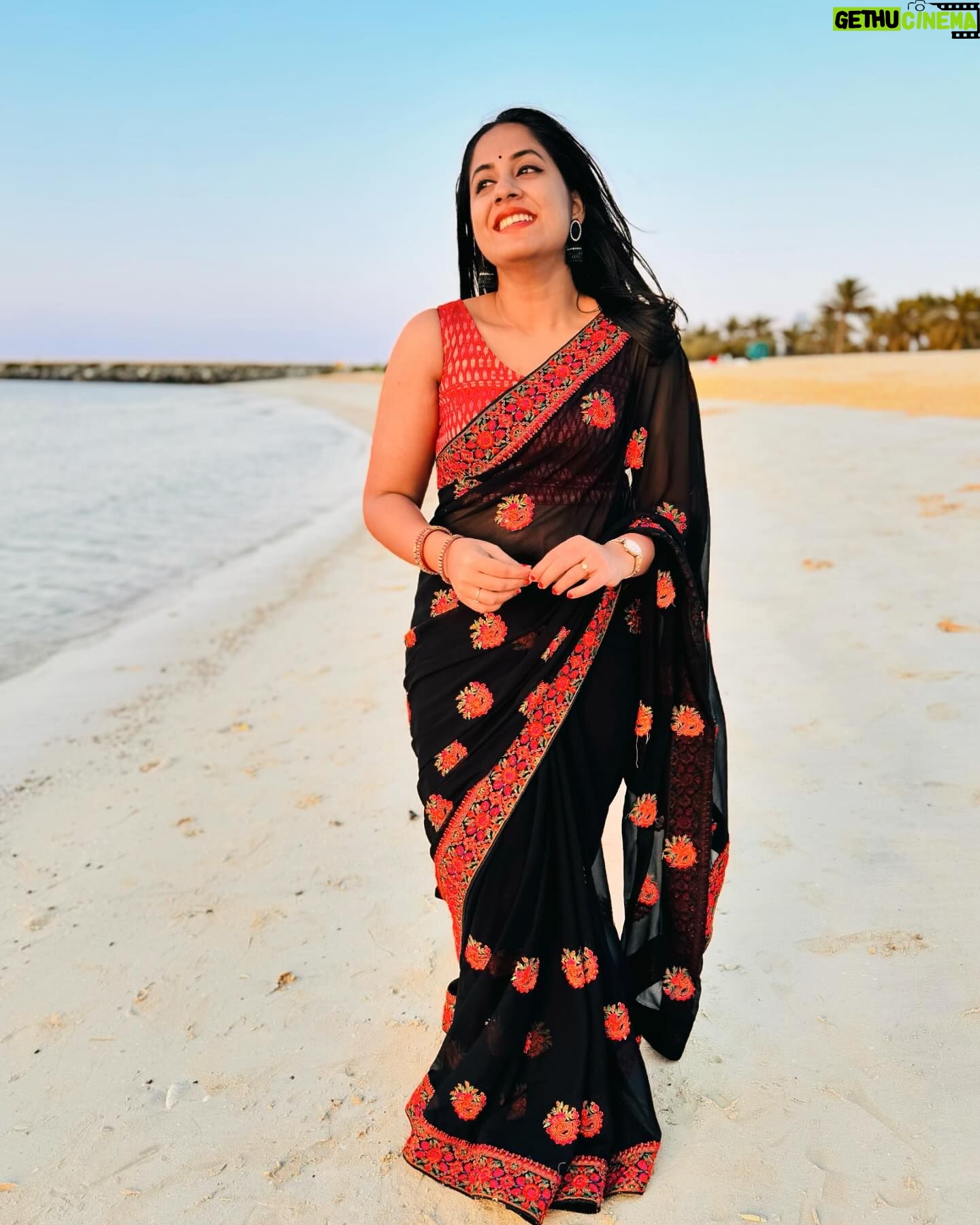 Jyothi Krishna - 1.9K Likes - Kanmani ❤️
#kanmani #anbodu #guna #evergreen #hitsong #gunamoviesong #tamil #tamilhits #lovesong #romantic #kamalhassanfans #ulakanayakan #tamilmovie #kollywood #manjummelboys #mollywood #jyothikrishna #actress #malayalamcinema #influencer #sareelove #trending #viral