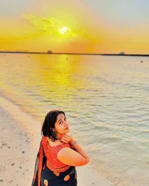 Jyothi Krishna Instagram - Kanmani ❤️ 

#kanmani #anbodu #guna #evergreen #hitsong #gunamoviesong #tamil #tamilhits #lovesong #romantic #kamalhassanfans #ulakanayakan #tamilmovie #kollywood #manjummelboys #mollywood #jyothikrishna #actress #malayalamcinema #influencer #sareelove #trending #viral