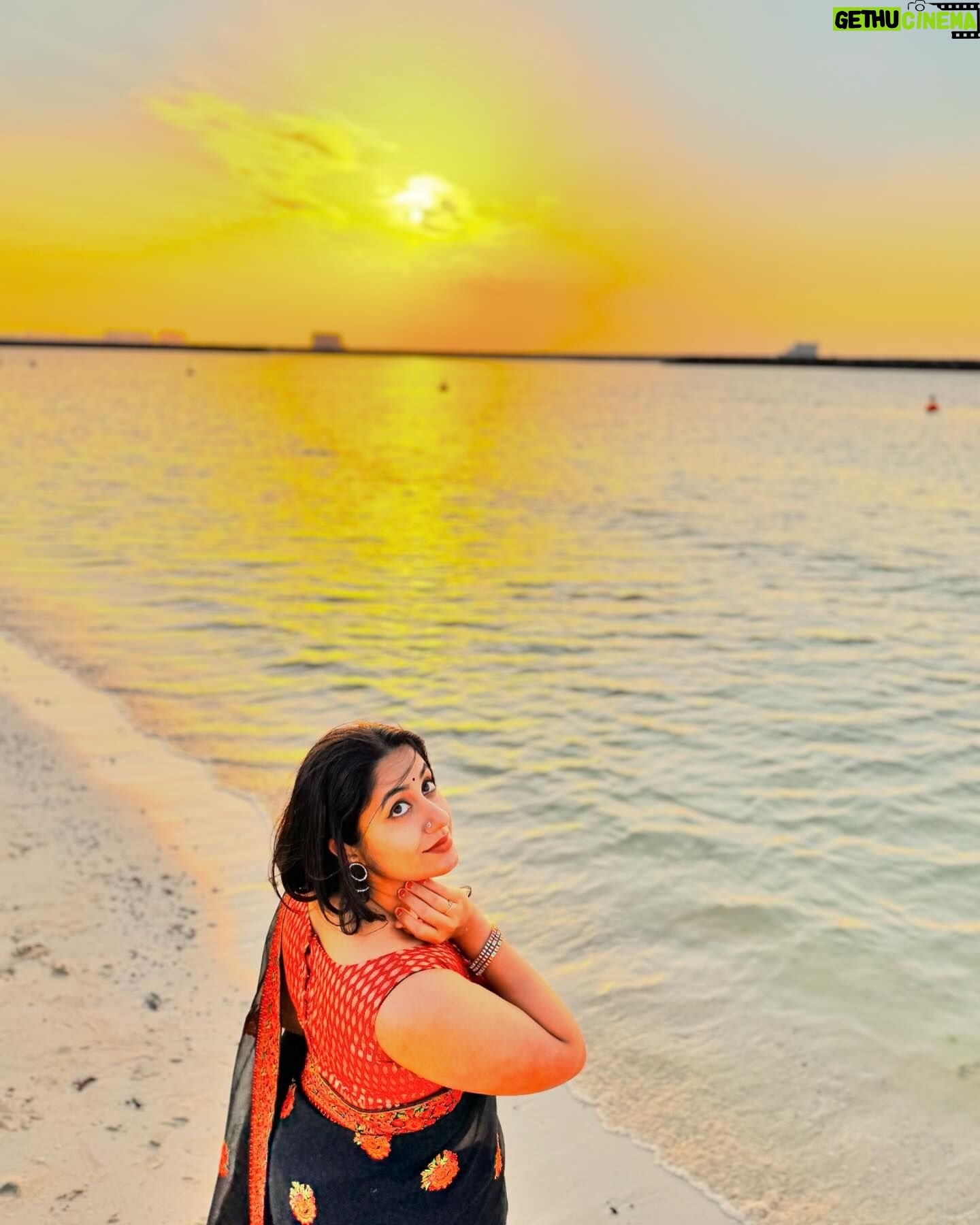Jyothi Krishna - 1.9K Likes - Kanmani ❤️
#kanmani #anbodu #guna #evergreen #hitsong #gunamoviesong #tamil #tamilhits #lovesong #romantic #kamalhassanfans #ulakanayakan #tamilmovie #kollywood #manjummelboys #mollywood #jyothikrishna #actress #malayalamcinema #influencer #sareelove #trending #viral